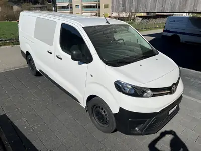 Toyota Proace 2.0D Panel Van Long 4x4 — Utilitaire polyvalent, seulement 111'710 km — vue extérieure