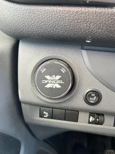 Toyota Proace 2.0D Panel Van Long 4x4 — Utilitaire polyvalent, seulement 111'710 km — Miniature 8