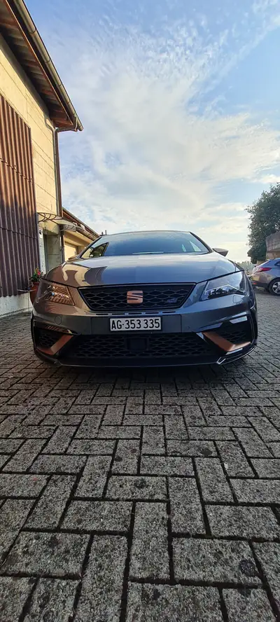 SEAT Leon 2.0 TSI Cupra R DSG — 300 ch, édition limitée, véhicule d'été impeccable — rear view