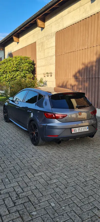 SEAT Leon 2.0 TSI Cupra R DSG — 300 ch, édition limitée, véhicule d'été impeccable — Thumbnail 9