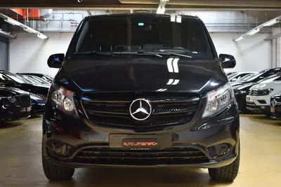 Mercedes-Benz Vito 114 BlueTEC — Utilitaire Premium All-Black avec châssis surbaissé et faible kilométrage — tableau de bord