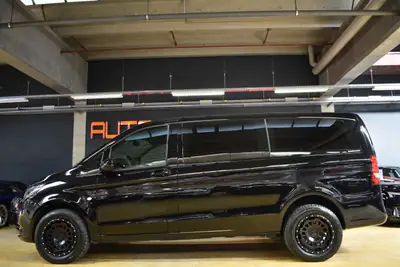 Mercedes-Benz Vito 114 BlueTEC — Utilitaire Premium All-Black avec châssis surbaissé et faible kilométrage — Miniature 7