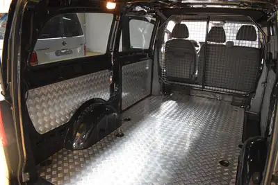 Mercedes-Benz Vito 114 BlueTEC — Utilitaire Premium All-Black avec châssis surbaissé et faible kilométrage — Miniature 19