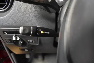 Mercedes-Benz Vito 114 BlueTEC — Utilitaire Premium All-Black avec châssis surbaissé et faible kilométrage — Miniature 26