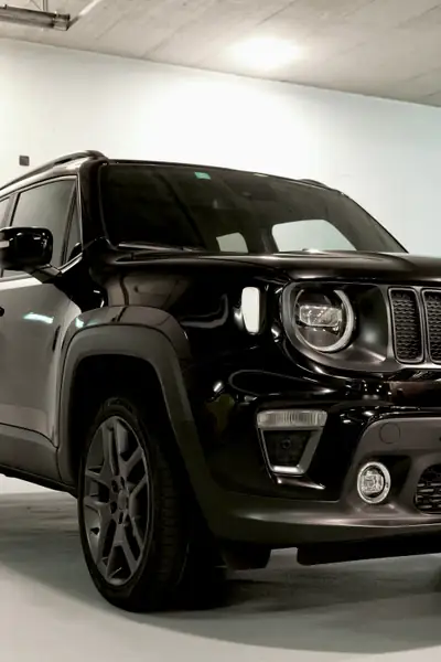 Jeep Renegade 2.0 CRD 140 S AWD — Diesel robuste, transmission automatique, 4x4 polyvalent — vista posteriore