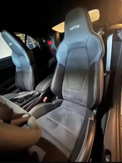 Porsche 911 Carrera GTS Cabriolet — Sportivité découverte, moteur 3.0L turbo 480 ch — Armaturenbrett