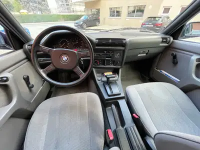 BMW 325iX A 1990 — Berline intégrale classique, fraîchement contrôlée — Miniatura 8