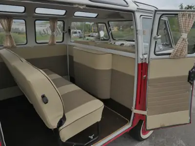VW T1 — La légende du camping-car, modèle brésilien rare avec 23 fenêtres — Armaturenbrett