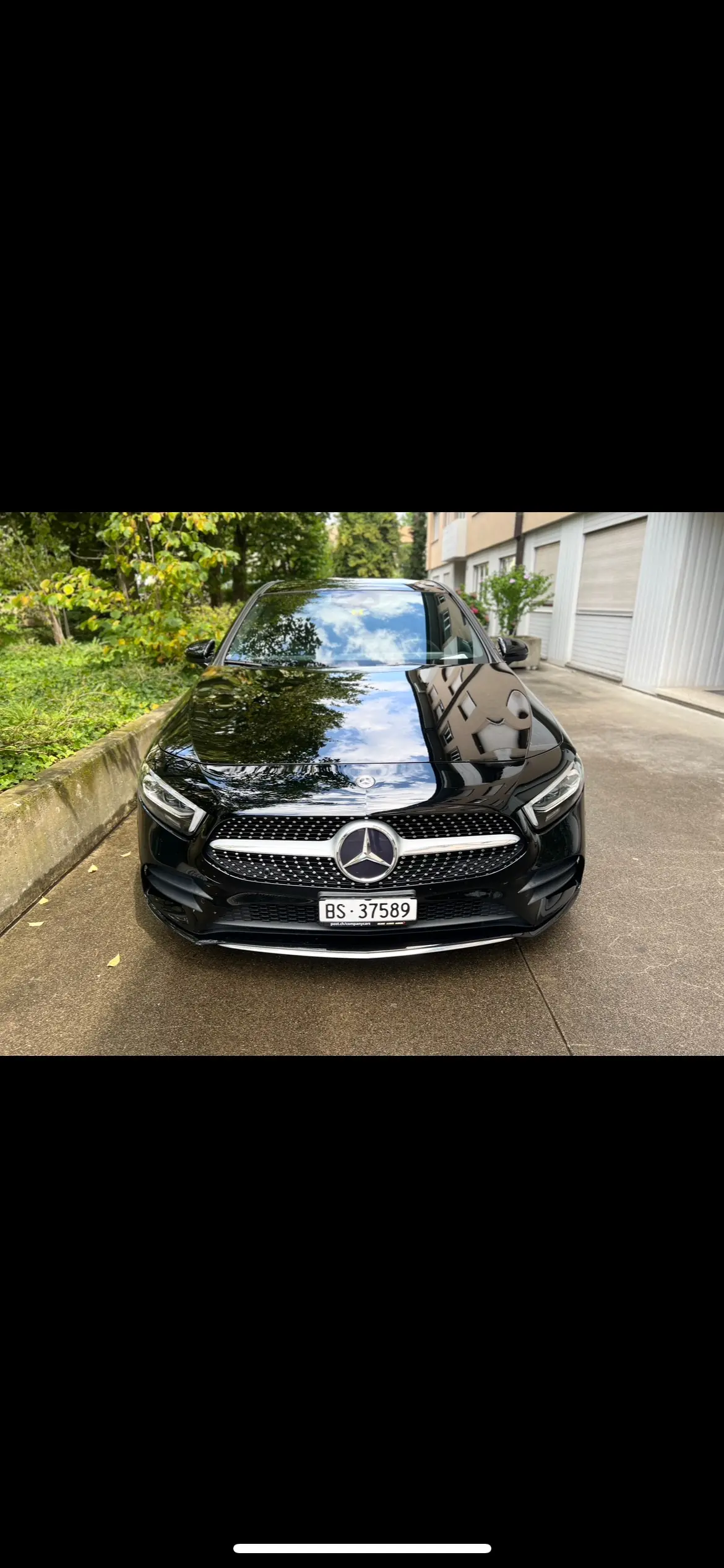 Mercedes-Benz Classe A 180 d AMG Line — Compacte diesel élégante, toit panoramique