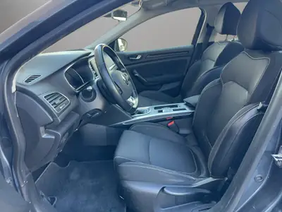 Renault Mégane Grandtour 1.2 Turbo — Break pratique, consommation maîtrisée — Miniature 9