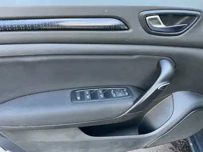 Renault Mégane Grandtour 1.2 Turbo — Break pratique, consommation maîtrisée — Miniature 12