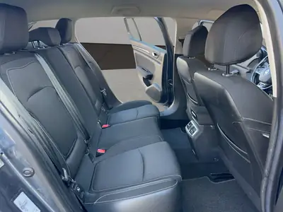 Renault Mégane Grandtour 1.2 Turbo — Break pratique, consommation maîtrisée — Miniature 18