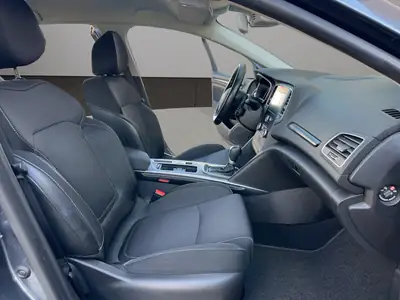 Renault Mégane Grandtour 1.2 Turbo — Break pratique, consommation maîtrisée — Miniature 17