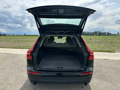 Volvo XC60 T8 eAWD Inscription — SUV hybride rechargeable, 127'000 km, traction intégrale — tableau de bord