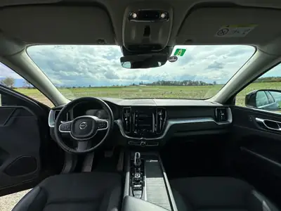 Volvo XC60 T8 eAWD Inscription — SUV hybride rechargeable, 127'000 km, traction intégrale — détail