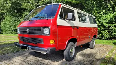 VW T3 Syncro Caravelle — Légende des années 80, aménagement camping haut de gamme — Miniatura 12