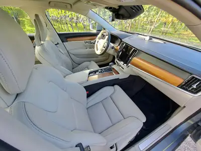 Volvo S90 T6 AWD Inscription — Berline suédoise premium, 320 ch, hivernaux neufs — Miniatura 14