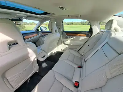 Volvo S90 T6 AWD Inscription — Berline suédoise premium, 320 ch, hivernaux neufs — Miniatura 15