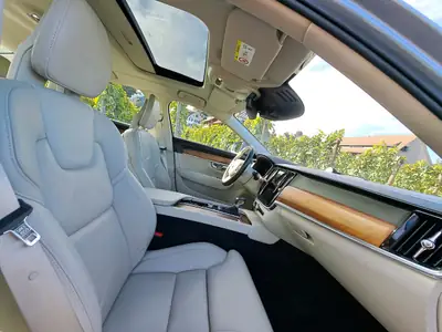 Volvo S90 T6 AWD Inscription — Berline suédoise premium, 320 ch, hivernaux neufs — Miniatura 16