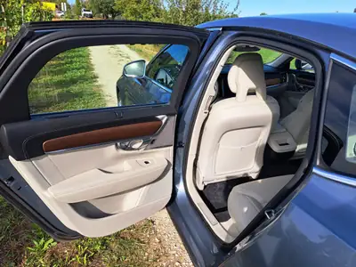 Volvo S90 T6 AWD Inscription — Berline suédoise premium, 320 ch, hivernaux neufs — Miniatura 17