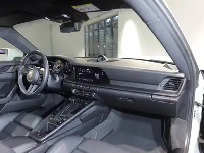 Porsche 911 Carrera 4 GTS PDK — Sportive intégrale 480 ch, 15'000 km seulement — tableau de bord