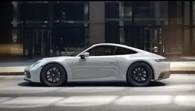 Porsche 911 Carrera 4 GTS PDK — Sportive intégrale 480 ch, 15'000 km seulement — intérieur