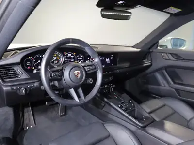 Porsche 911 Carrera 4 GTS PDK — Sportive intégrale 480 ch, 15'000 km seulement — Miniature 7