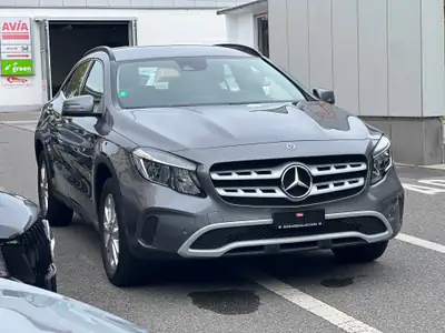 Mercedes-Benz GLA 220 Style 4Matic — SUV compact performant, garantie 12 mois incluse — Heckansicht