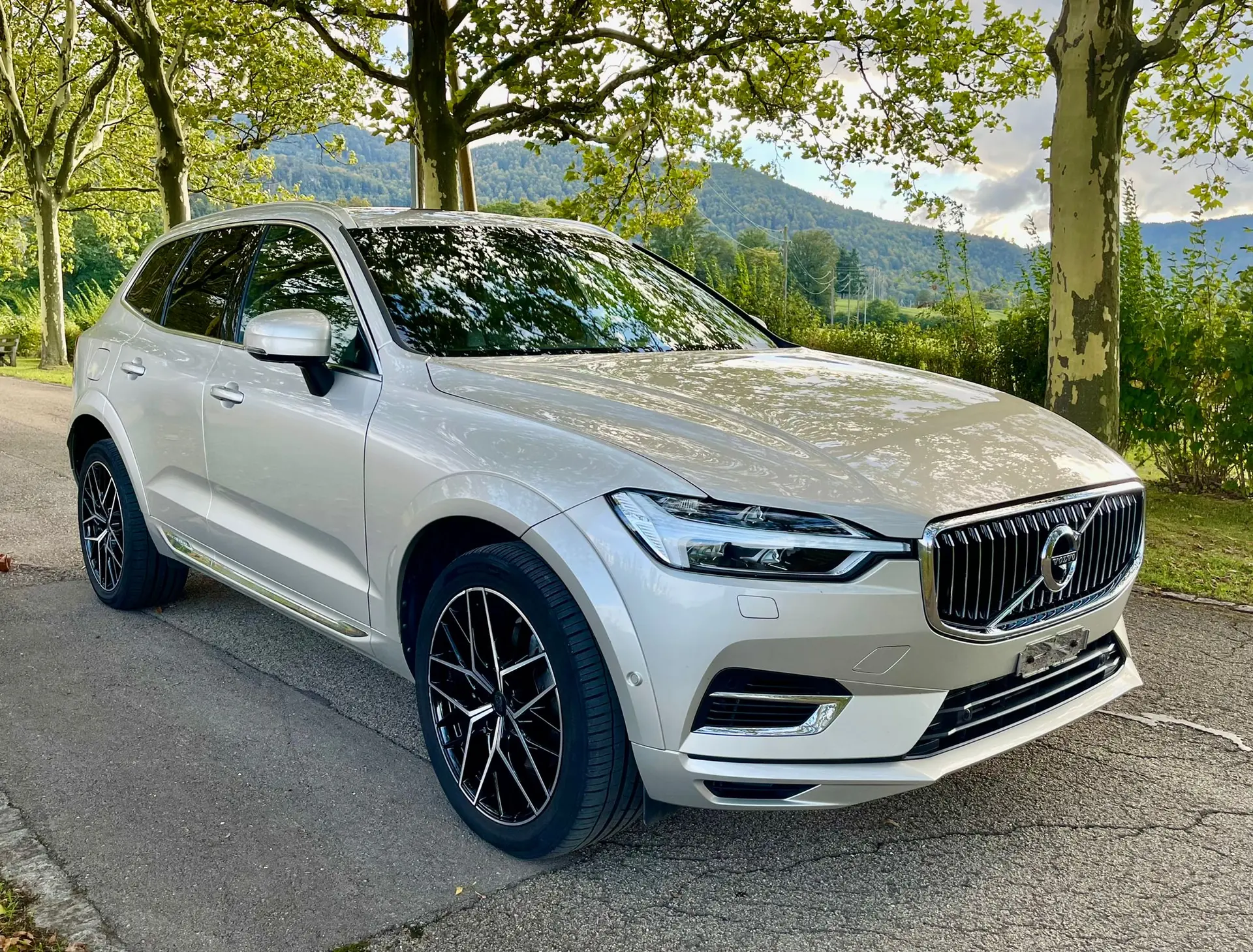 Volvo XC60 T8 eAWD Inscription — SUV hybride rechargeable premium, 152'000 km