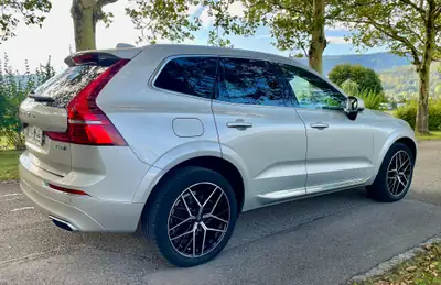 Volvo XC60 T8 eAWD Inscription — SUV hybride rechargeable premium, 152'000 km — arrière