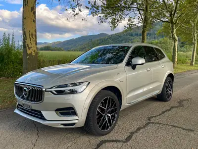 Volvo XC60 T8 eAWD Inscription — SUV hybride rechargeable premium, 152'000 km — côté