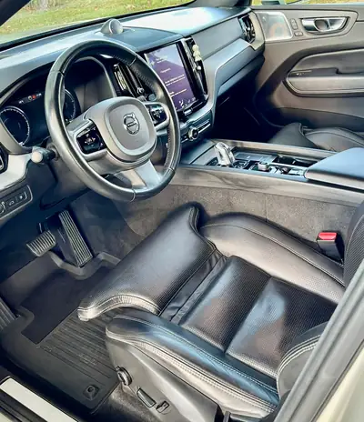 Volvo XC60 T8 eAWD Inscription — SUV hybride rechargeable premium, 152'000 km — détail