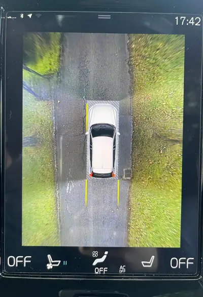 Volvo XC60 T8 eAWD Inscription — SUV hybride rechargeable premium, 152'000 km — Miniature 13