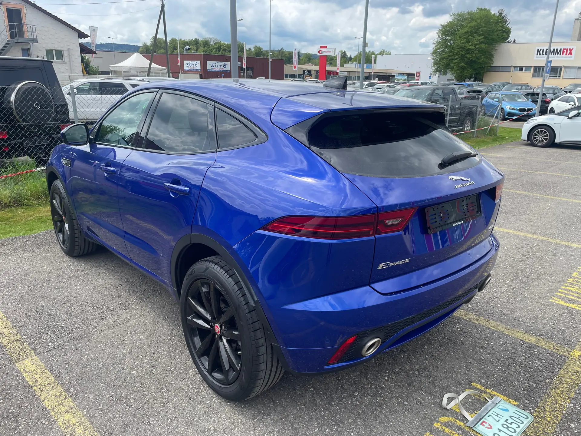 Jaguar E-PACE P200 R-Dynamic S AWD — SUV compact premium, traction intégrale et équipements haut de gamme — Außenansicht