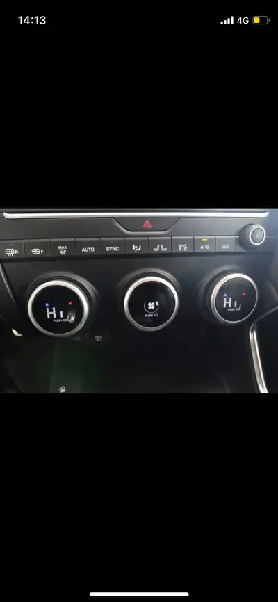 Jaguar E-PACE P200 R-Dynamic S AWD — SUV compact premium, traction intégrale et équipements haut de gamme — Miniatur 16