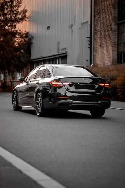 Mercedes-Benz C 200 4Matic AMG Line — Berline premium hybride légère, 69'000 km — rear view