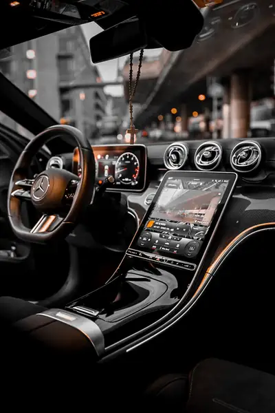 Mercedes-Benz C 200 4Matic AMG Line — Berline premium hybride légère, 69'000 km — Thumbnail 9