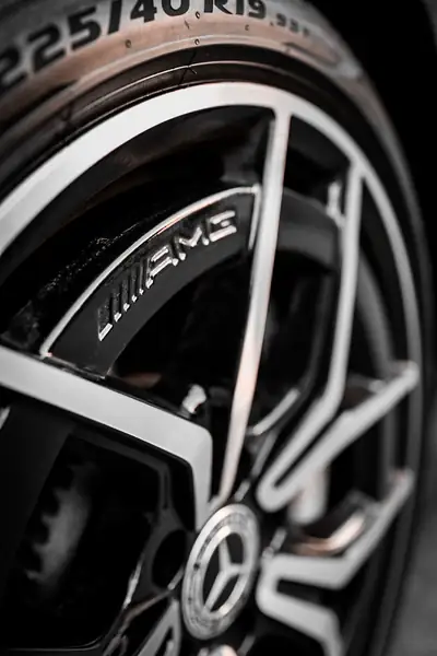 Mercedes-Benz C 200 4Matic AMG Line — Berline premium hybride légère, 69'000 km — Thumbnail 14