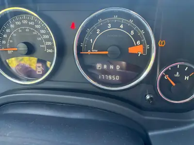 Jeep Compass 2.4 Black Edition — SUV compact robuste, 4x4 intégral, moteur essence 170 ch — detail