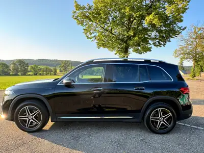 Mercedes-Benz EQB 300 4Matic AMG-Line — SUV électrique premium, 65'000 km, garantie constructeur — fianco