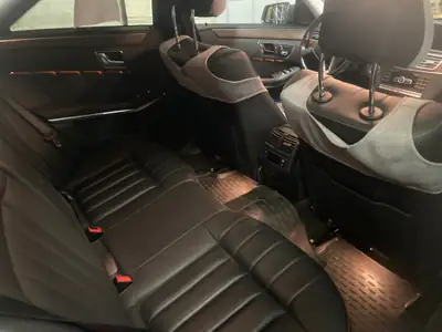 Mercedes-Benz E 500 Avantgarde 4Matic — Berline de prestige, 408 ch et transmission intégrale — détail