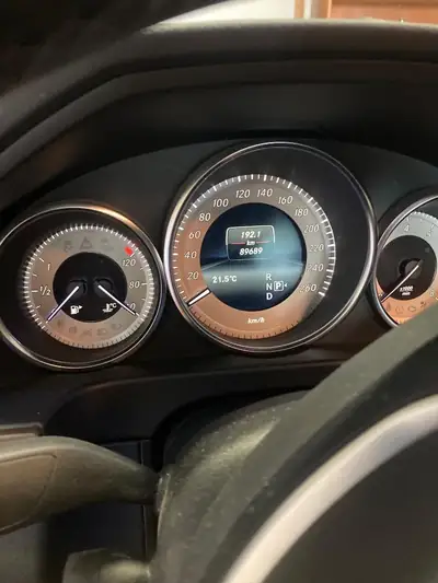 Mercedes-Benz E 500 Avantgarde 4Matic — Berline de prestige, 408 ch et transmission intégrale — intérieur