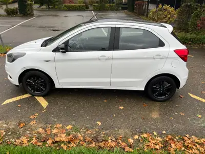Ford KA+ 1.2 Ti-VCT White Edition — Citadine maligne, entretien complet récent — interior