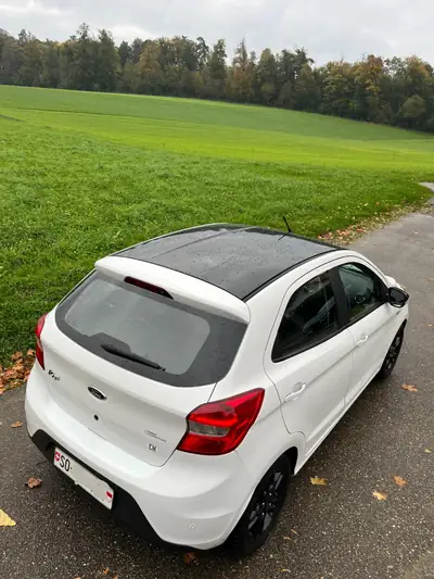 Ford KA+ 1.2 Ti-VCT White Edition — Citadine maligne, entretien complet récent — Thumbnail 12