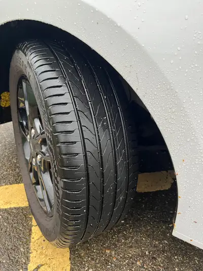 Ford KA+ 1.2 Ti-VCT White Edition — Citadine maligne, entretien complet récent — Thumbnail 19