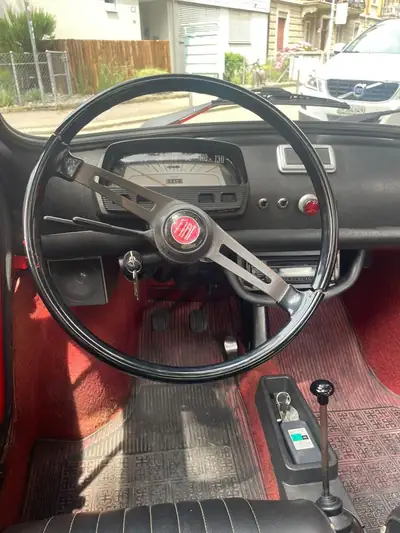 FIAT 500L 1972 — Icône rétro 4 places, authentique et économe — intérieur