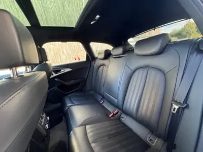 Audi A6 Avant 3.0 TDI V6 Quattro — Breaks premium avec moteur puissant et équipements luxe — Detail