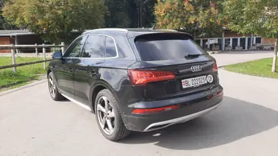 Audi Q5 45 TFSI quattro S-tronic — SUV premium 245 ch, tous terrains, sans sinistre — Heckansicht