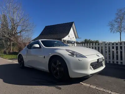 Nissan 370 Z Pack — Coupé sportif 330 ch, transmission manuelle, sans accident — Miniature 10