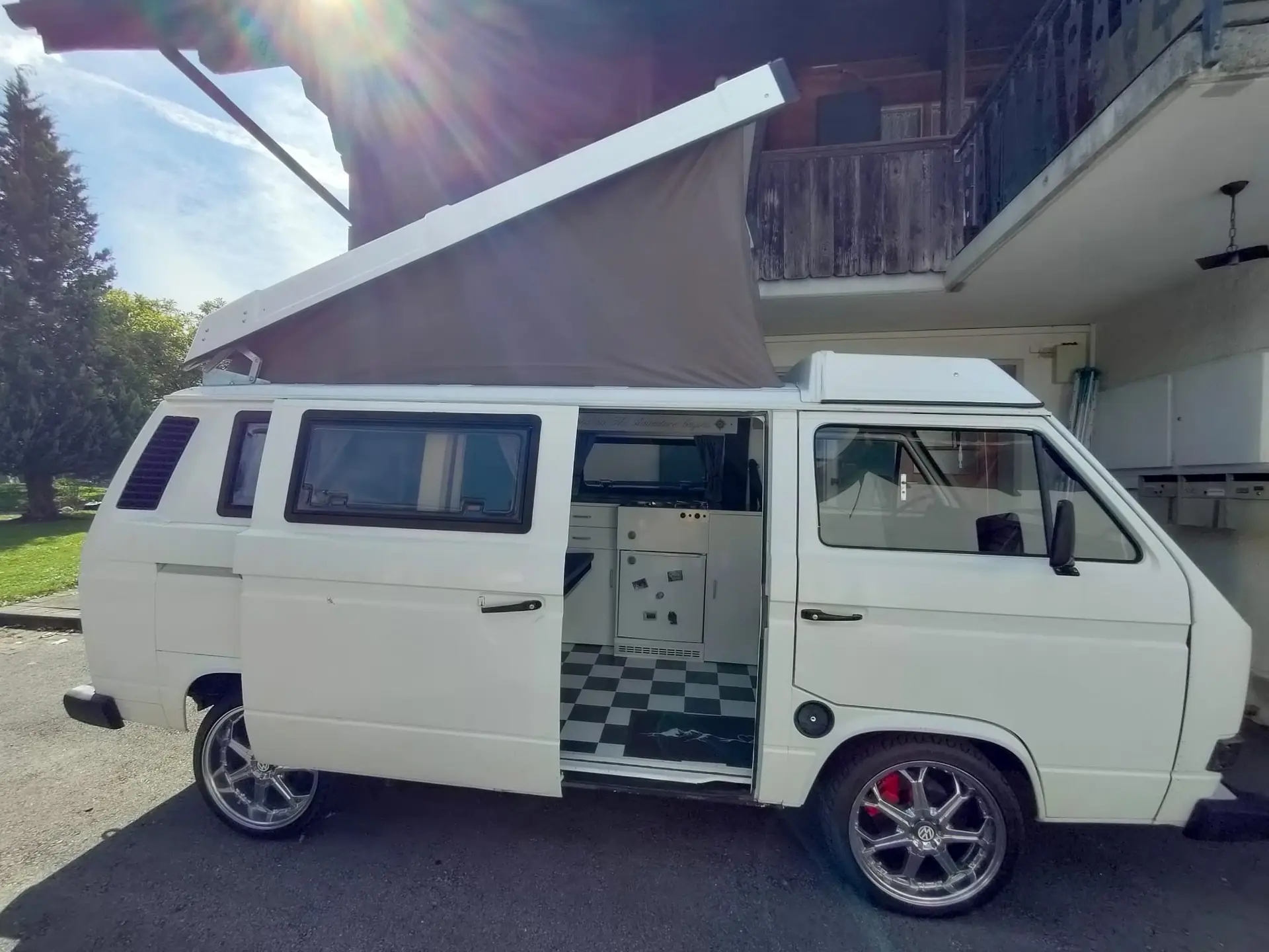 VW T3 Typ 2 1981 — Le classique van californien, moteur d'époque authentique — vista esterna